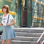 [妖精社]T2038_嫩模唐飞飞户外街头牛仔吊带配闪亮黑丝裤袜秀翘臀美腿诱惑写真57P