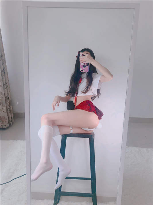 茶狸子 – 色气JK[118P/2V/327MB]