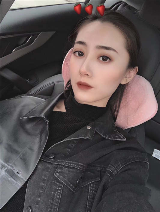 泄密资源颜值超高的黑丝女友清纯出镜[16P/6V/791MB]