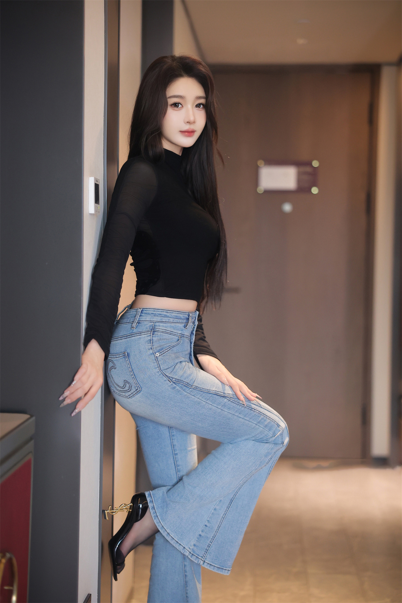 【独家破解资源】✨秀人网 candy糖糖✨高颜值极品美女 牛仔裤黑丝骚丁漏点81P原版图+2V