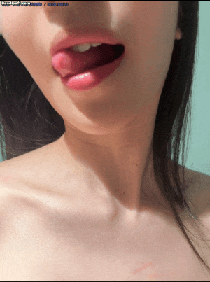 【独家破解资源】『秀人网 熊小诺』最新高价定制 露脸紫薇 口交紫薇棒 骚话