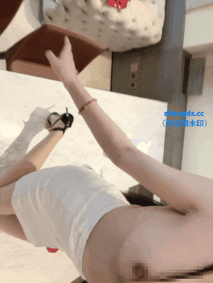 【独家破解资源】✨秀人网 龙雪儿✨最新 性感美女 大尺度漏点作品 乳夹61P原图+1V