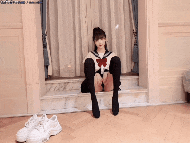 【独家破解资源】❤秀人网 陆萱萱❤ JK套装 丁字死库水勒逼 揉奶摸逼 超顶3V+90P