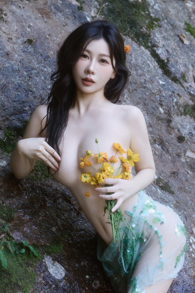 003.尹甜甜 - 内购无水印 户外小溪[73P-419.4M]