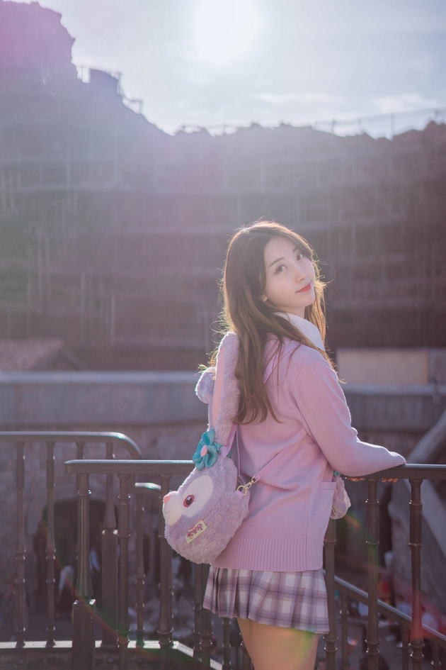 黑川 – NO.043 日本旅拍-紫色迪士尼制服[35P-161.8M]